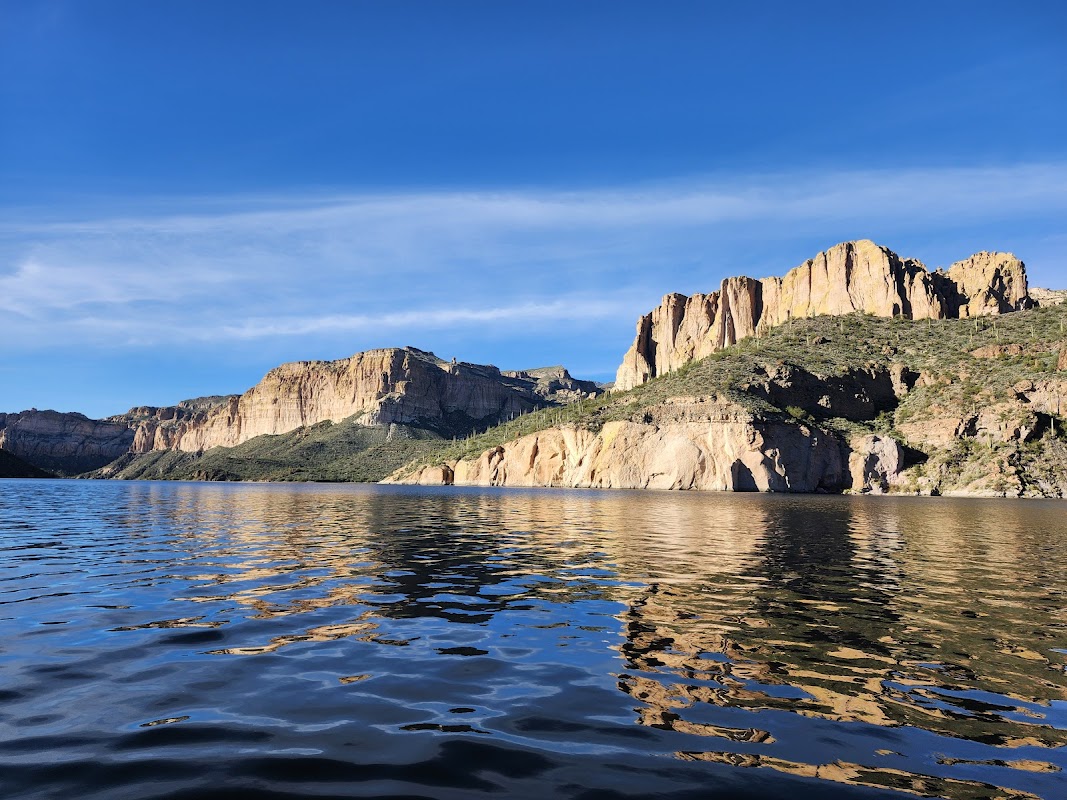 Apache Lake Marina & Resort