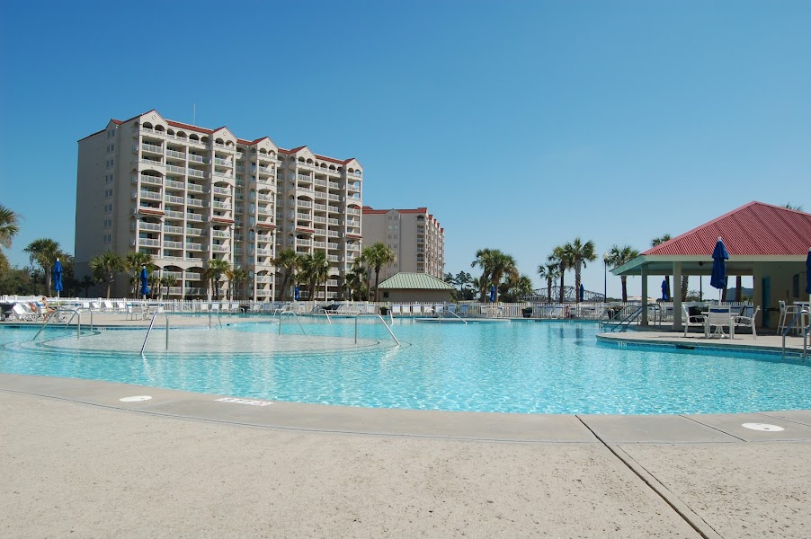 Barefoot Resort & Yacht Club
