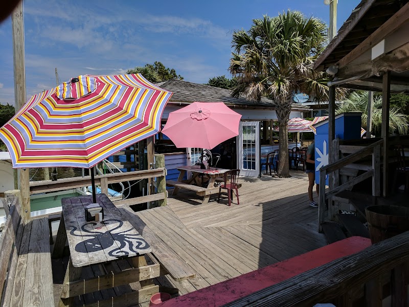 Jolly Roger Pub & Marina